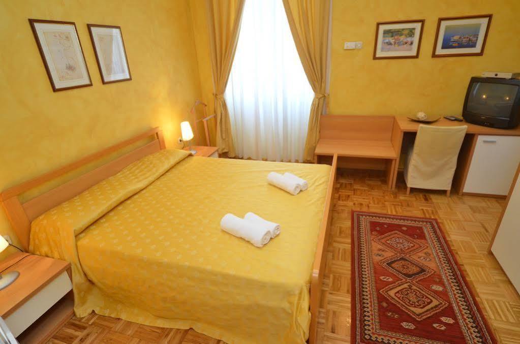 Apartments Villa Rossella 1 Ρόβινι Εξωτερικό φωτογραφία